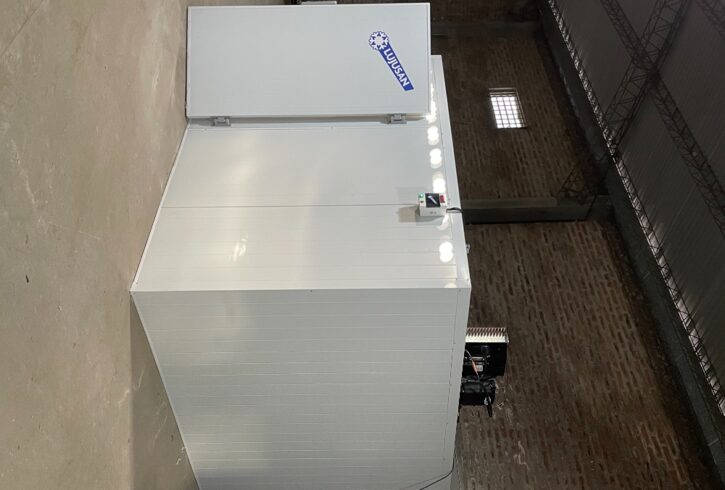 25F05BB7-61CE-4CE0-9893-1EEBA463D290