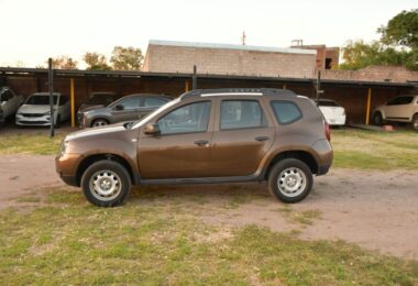 Duster frente lateral izq